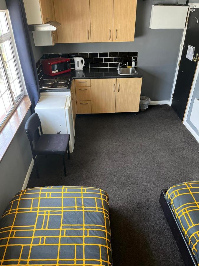 Hatfield Save-Money Rooms - 10Over10 For Price! Exterior foto